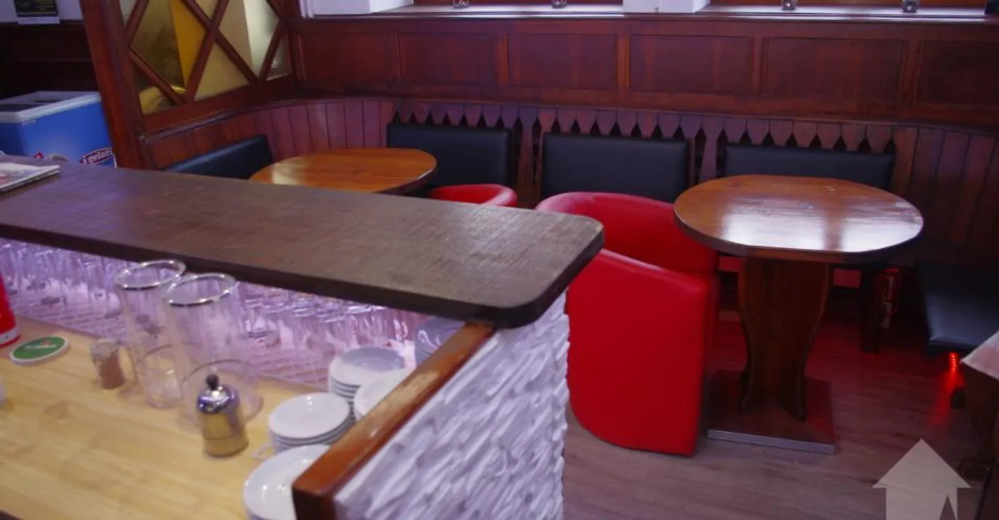 Charmant Café-Restaurant avec Appartement - Photo 9 sur 11