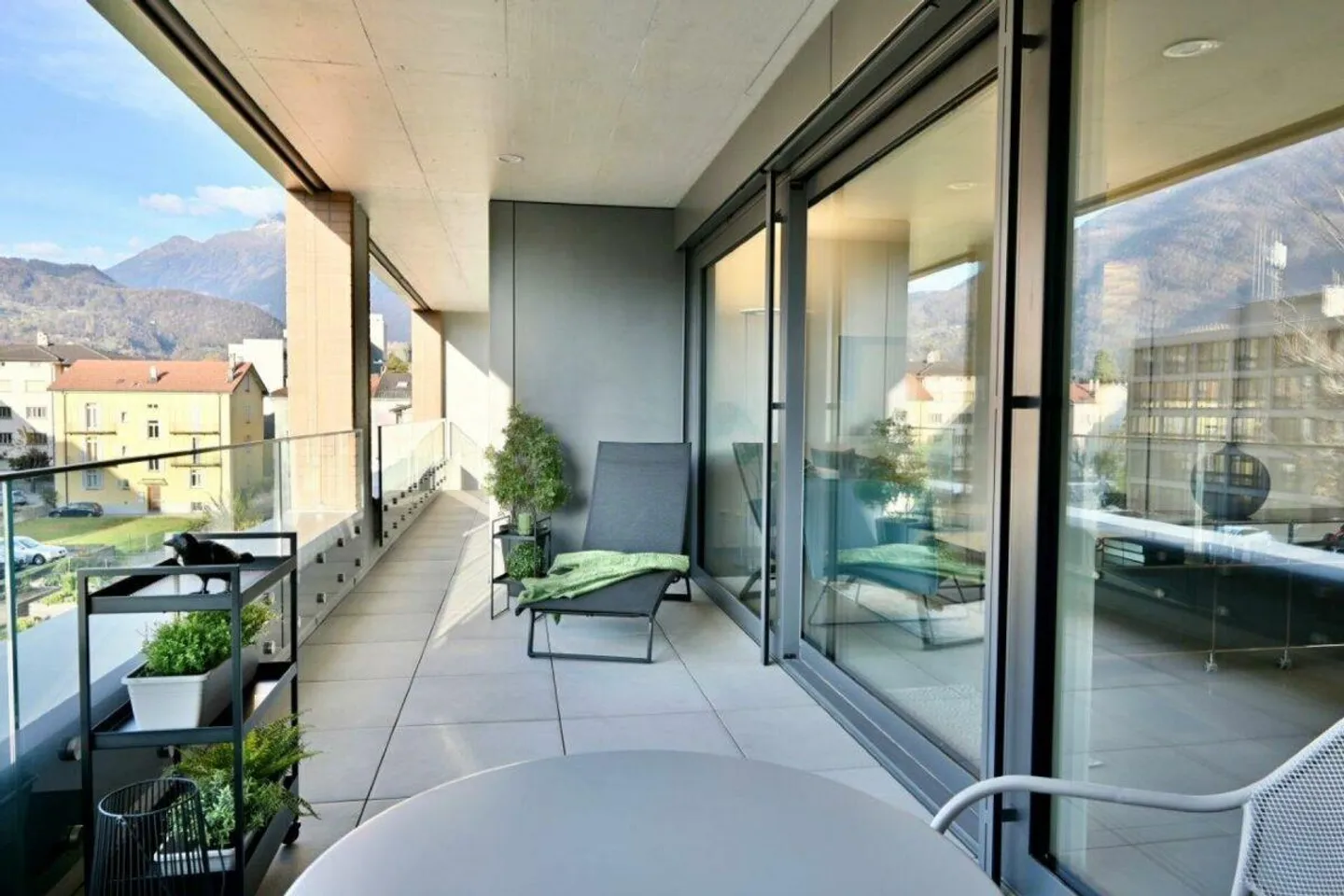 Latest 3.5 apartments in modern residence in the center - Photo 2 of 17