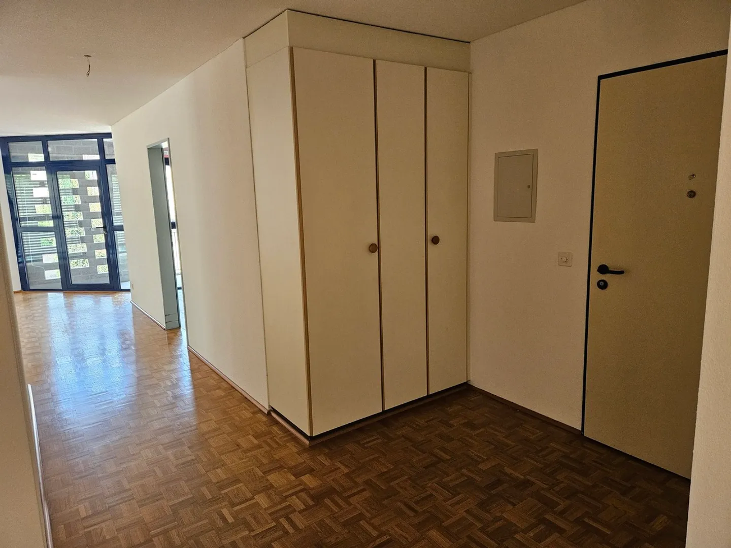 Schöne 4.5 Zimmer in sehr ruhiger, praktischer Lage - Foto 3 von 13