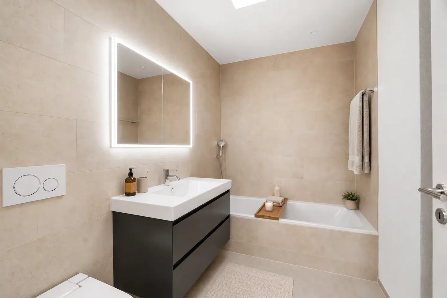 Maisonette en attique baignée de lumière avec vue dégagée et jardin privé - Photo 7 sur 7