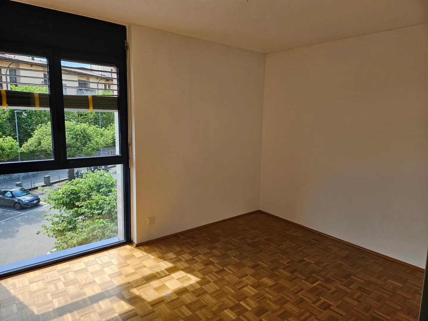 Schöne 4.5 Zimmer in sehr ruhiger, praktischer Lage - Foto 6 von 13
