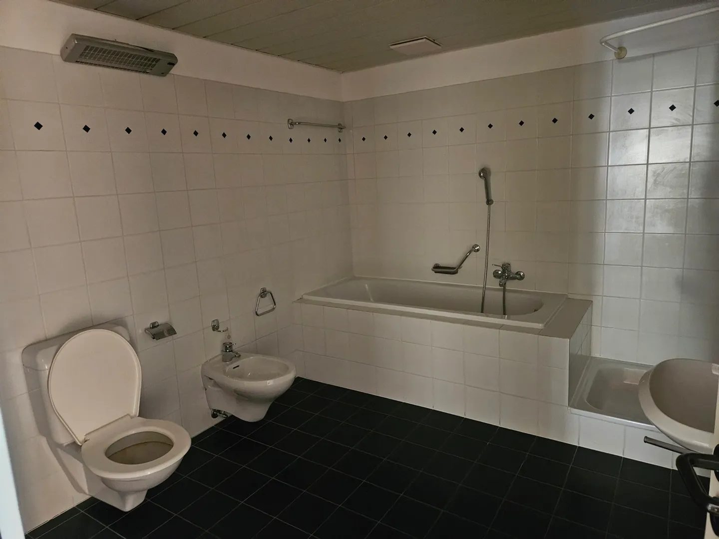 Schöne 4.5 Zimmer in sehr ruhiger, praktischer Lage - Foto 5 von 13