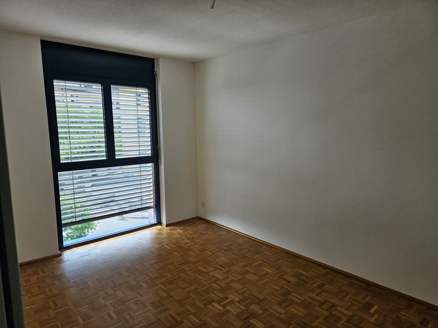 Schöne 4.5 Zimmer in sehr ruhiger, praktischer Lage - Foto 8 von 13
