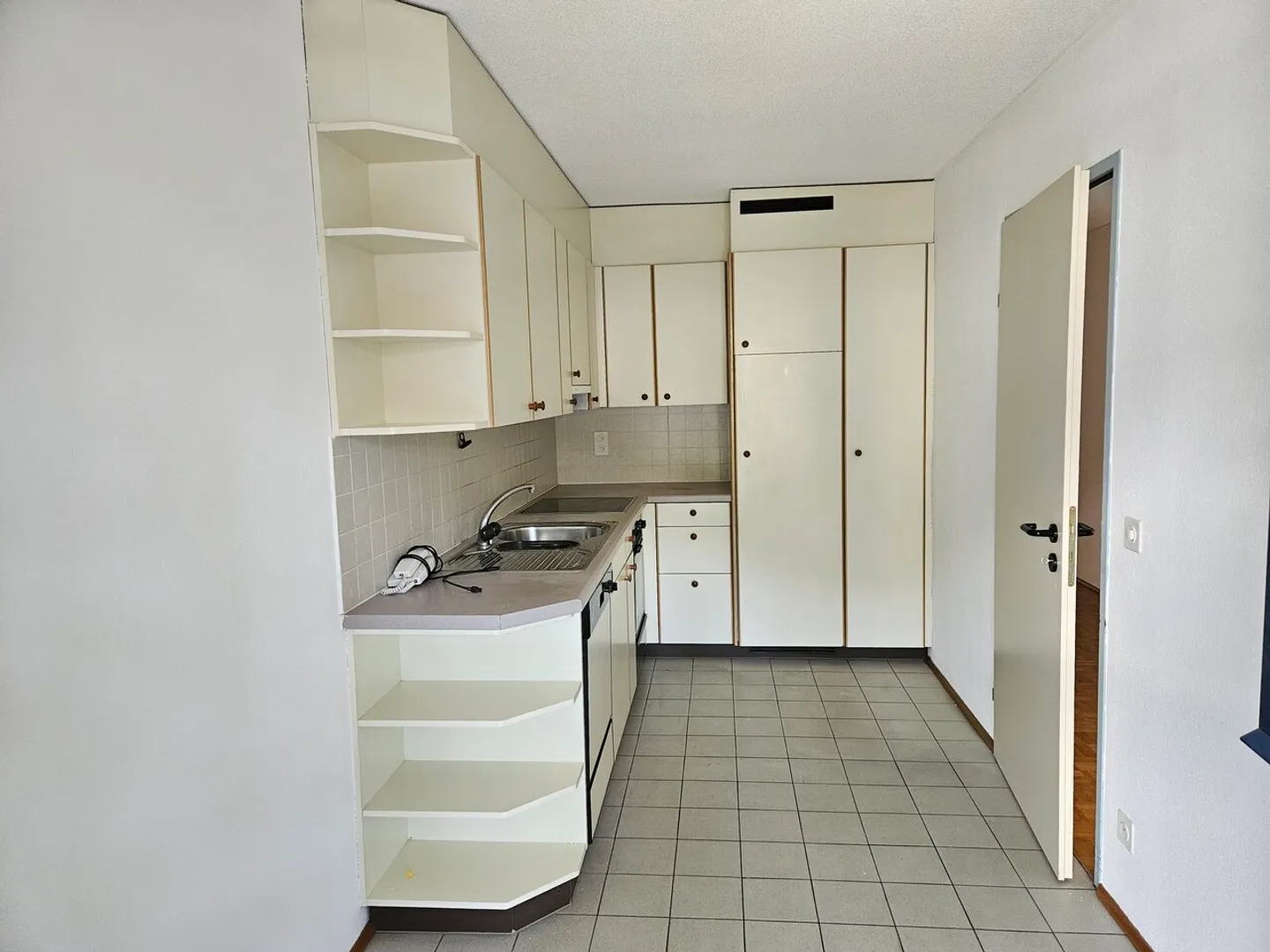 Schöne 4.5 Zimmer in sehr ruhiger, praktischer Lage - Foto 9 von 13