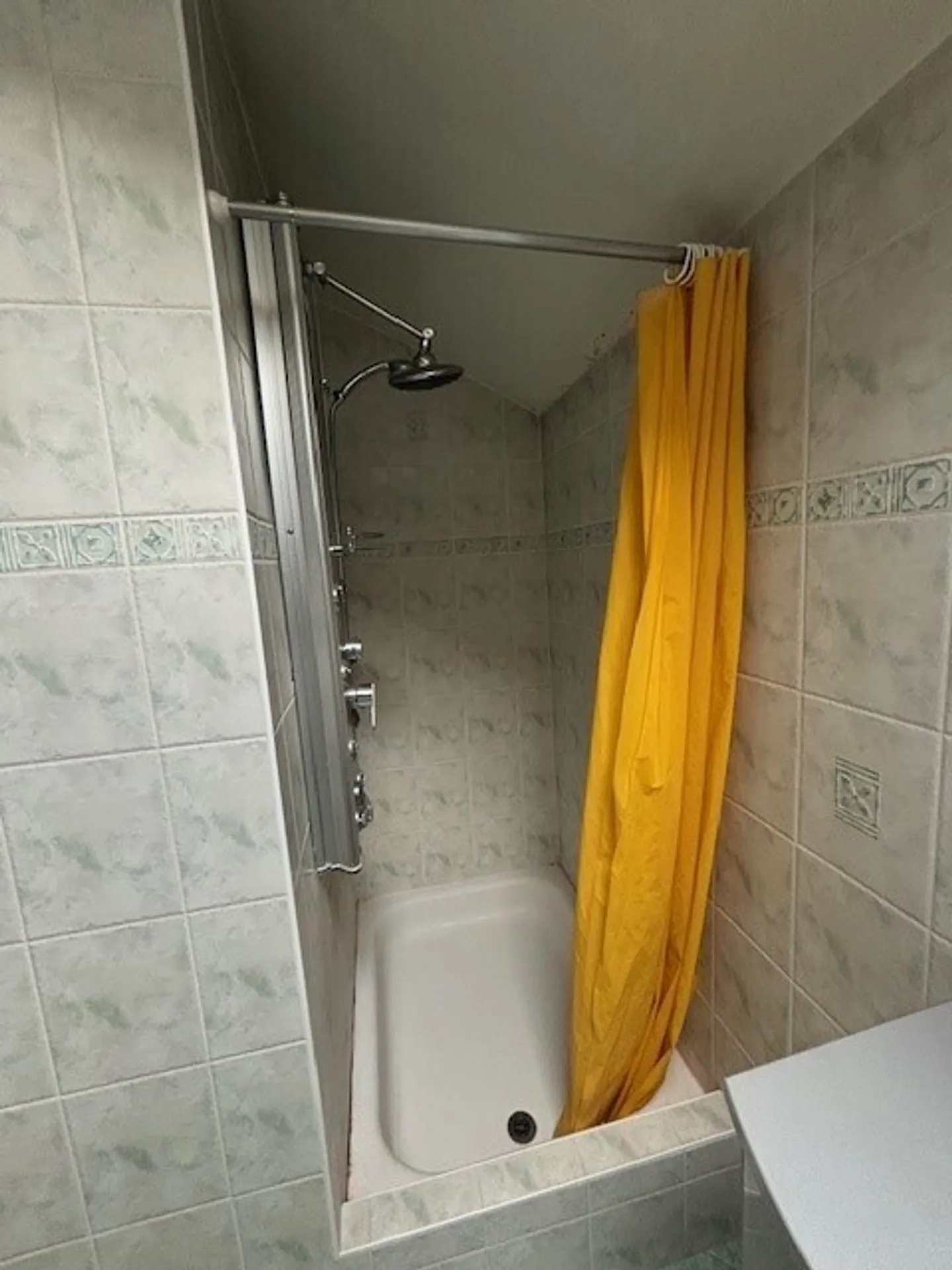 Spacious 3.5 room apartment - Photo 9 of 10