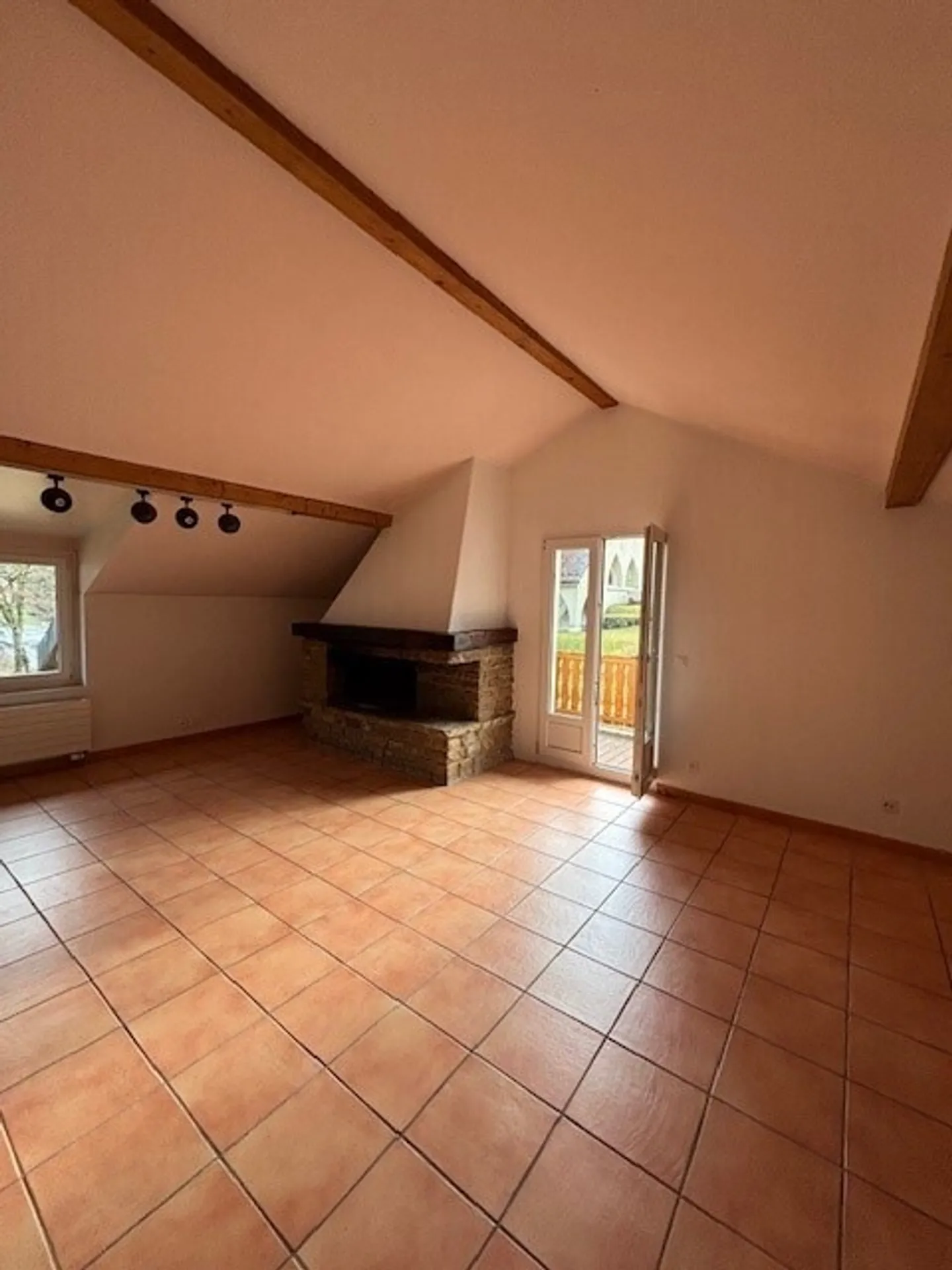 Spacious 3.5 room apartment - Photo 5 of 10