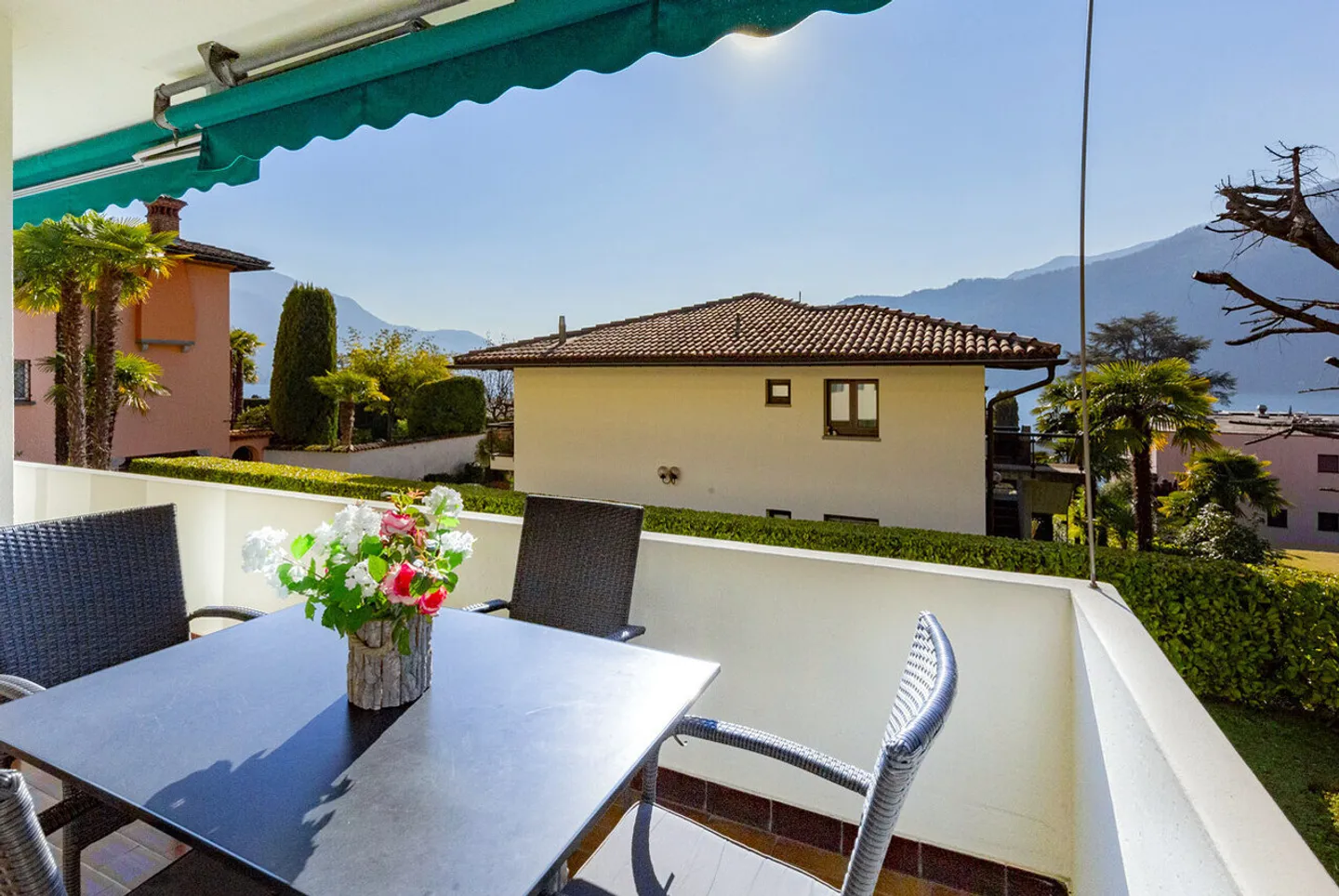 Sun Side - Photo 4 of 13