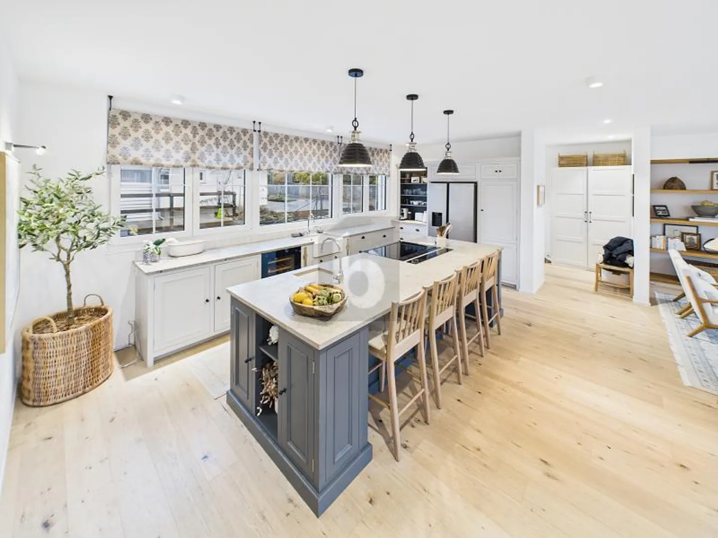 Luxuriöses Einfamilienhaus in Blauen - Foto 2 von 6