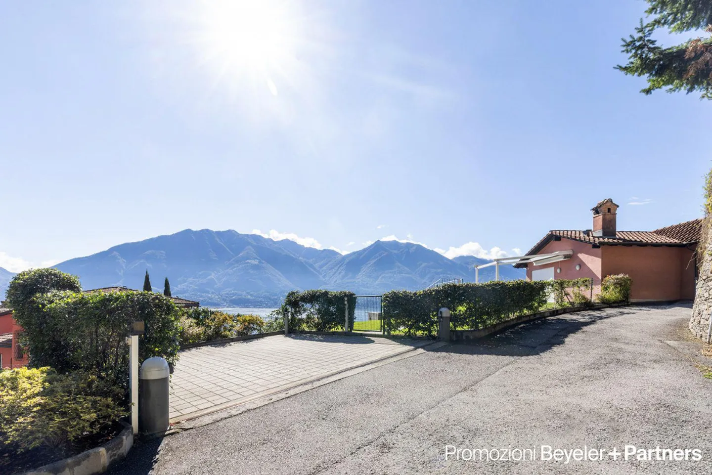 Villa con vista lago impressionante - Foto 13 di 13