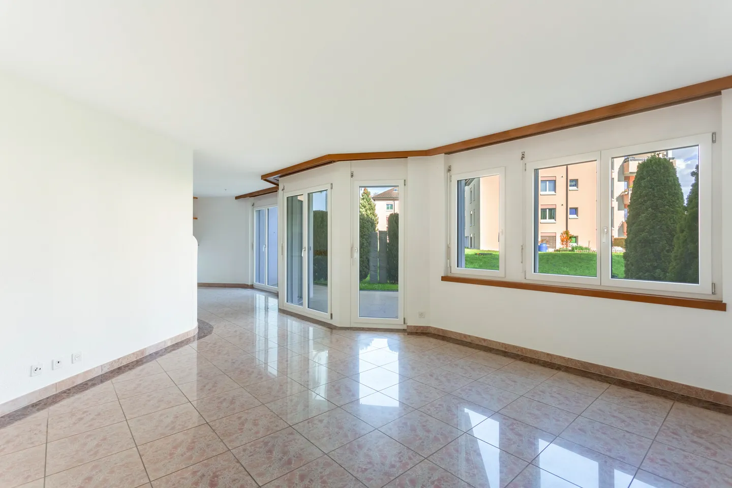 Appartement en duplex spacieux de 4,5 pièces avec coin jardin - Photo 6 sur 10