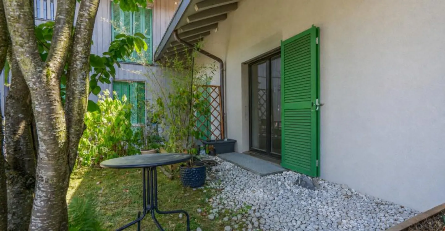 A family triplex at the gates of Lausanne, between nature and contemporary comfort. - Photo 2 of 10