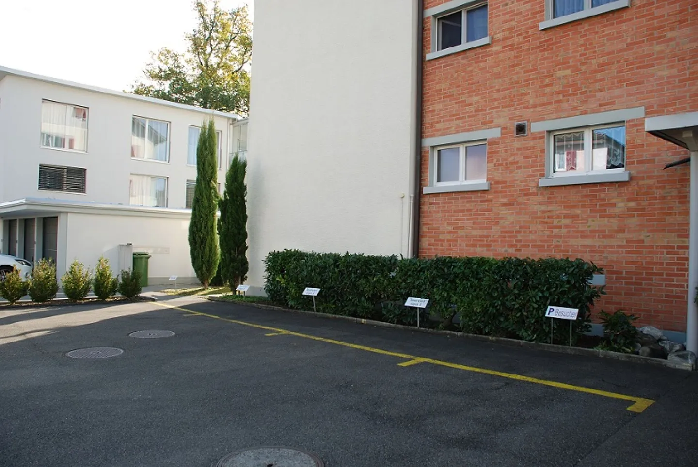 Place de parking extérieure à louer - Photo 1 sur 3