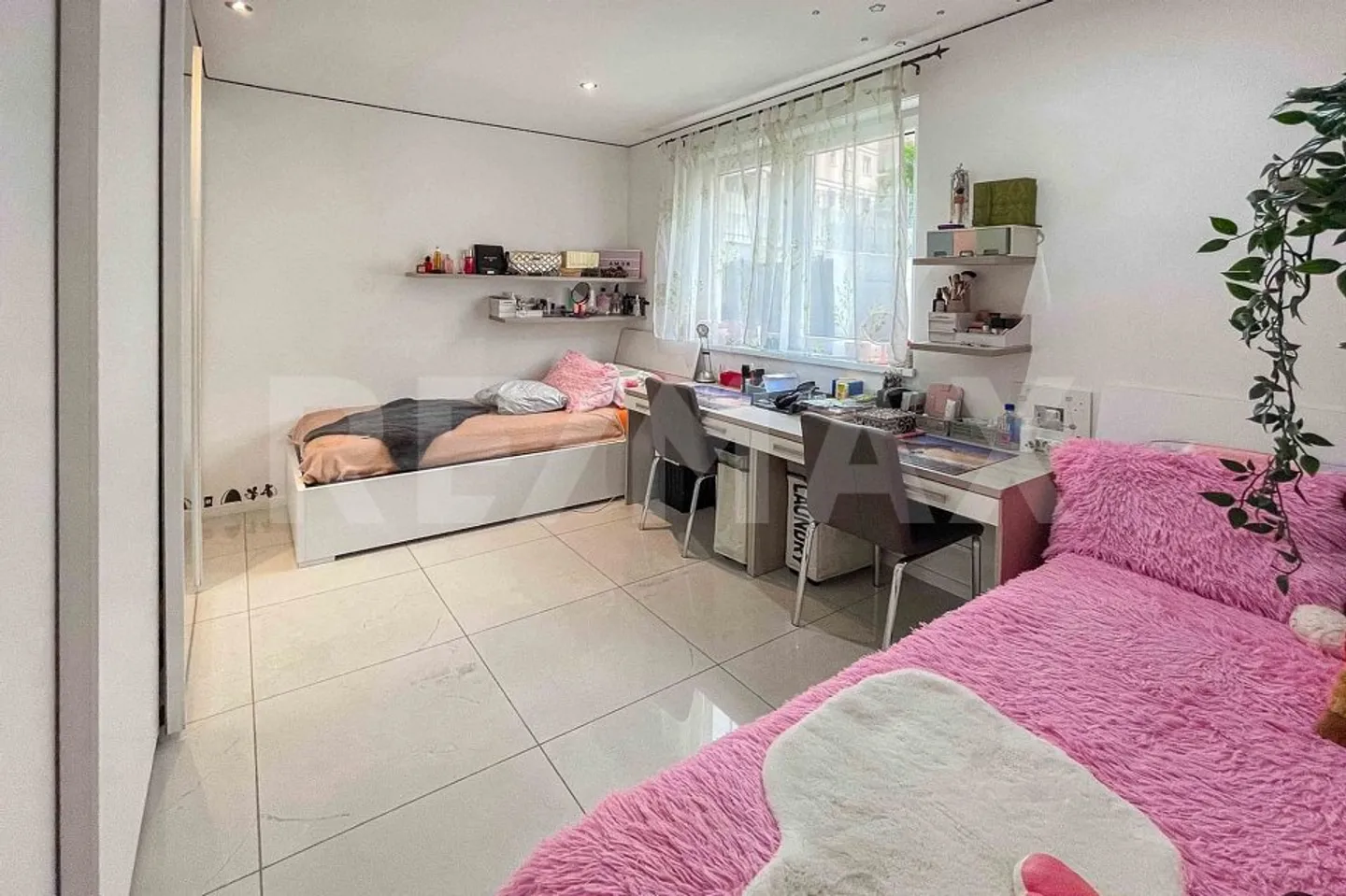 Appartement élégant de 4 pièces avec grand jardin privé - Photo 3 sur 8