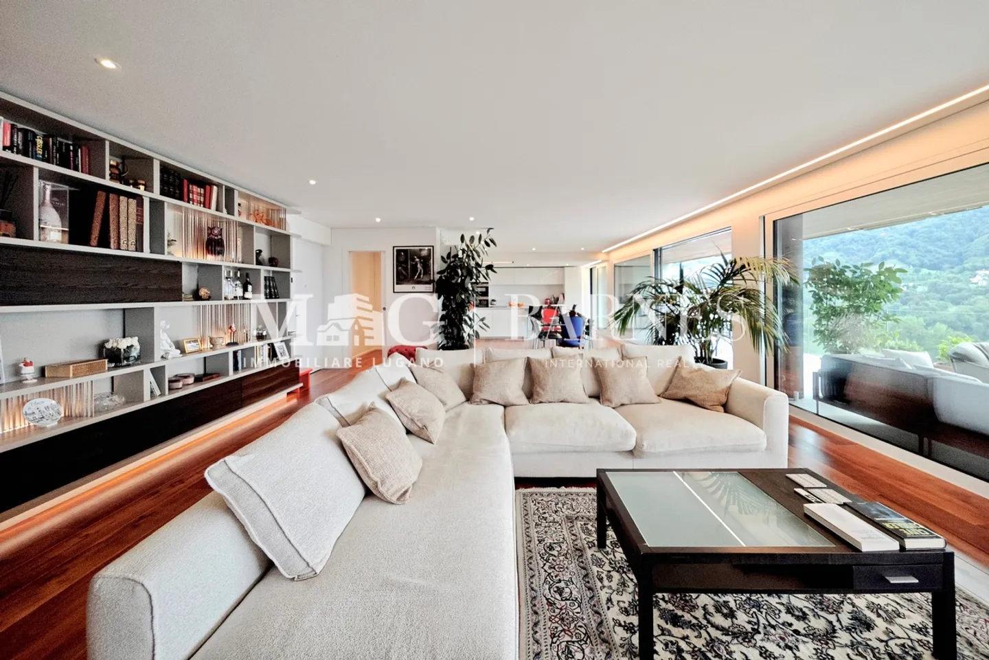 Lugano, Canobbio : Penthouse moderne avec vue sur le lac et grande terrasse - Photo 11 sur 17
