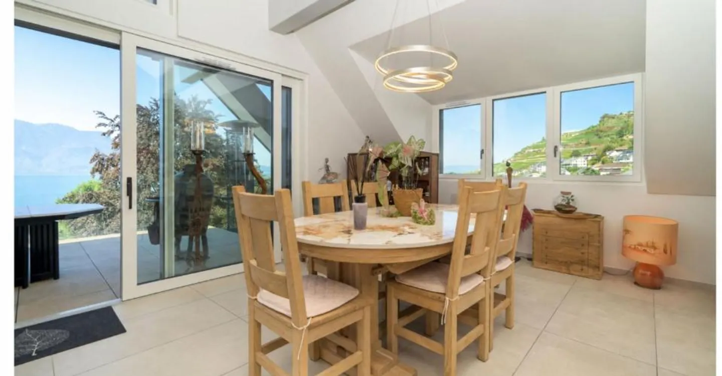 Attico contemporaneo nuovo con una magnifica vista sul lago e sulle montagne - Bella altezza del soffitto - Foto 9 di 12