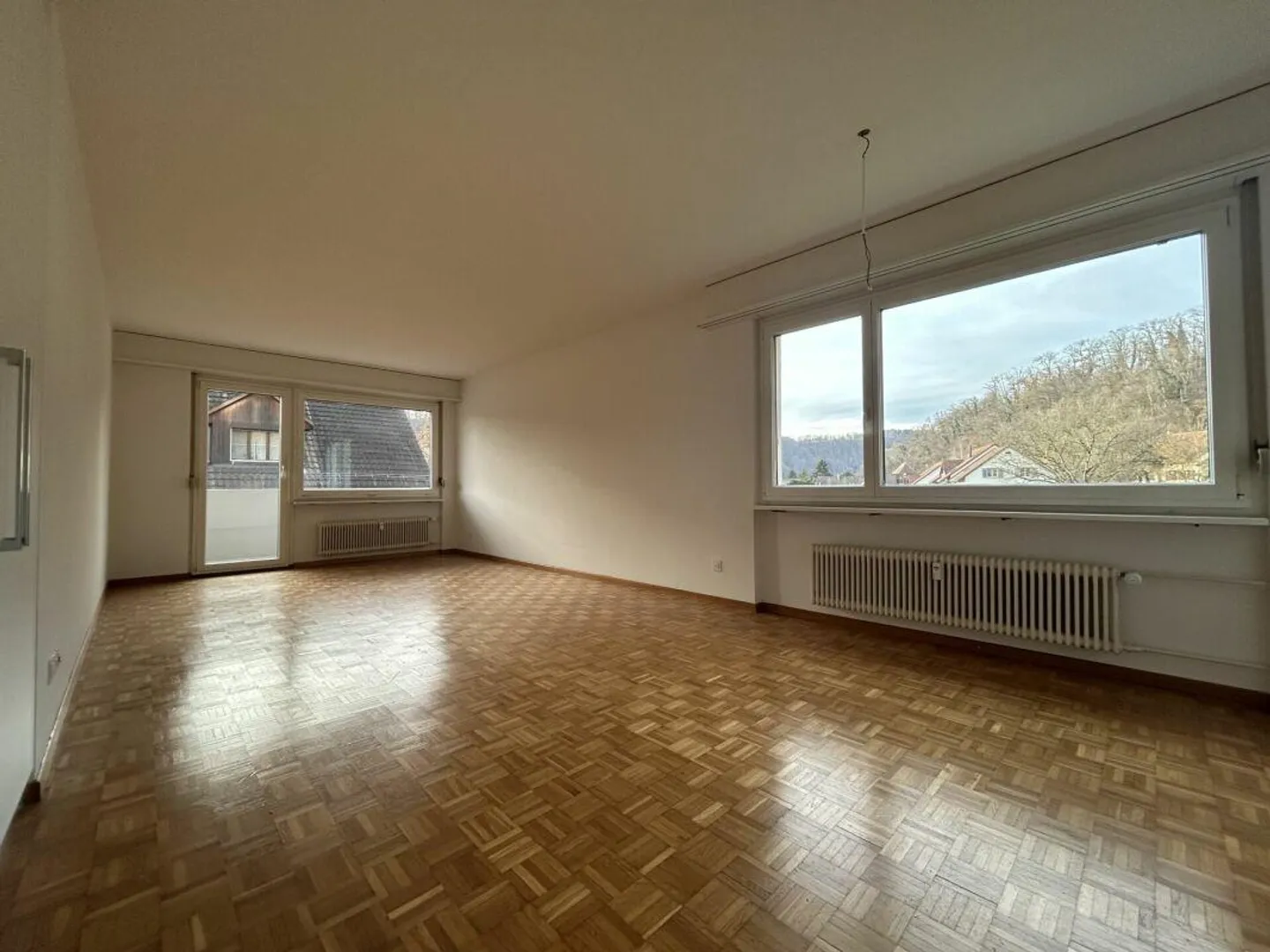 Ueken / 3.5 Zimmer Wohnung 1. OG rechts - Foto 2 von 11