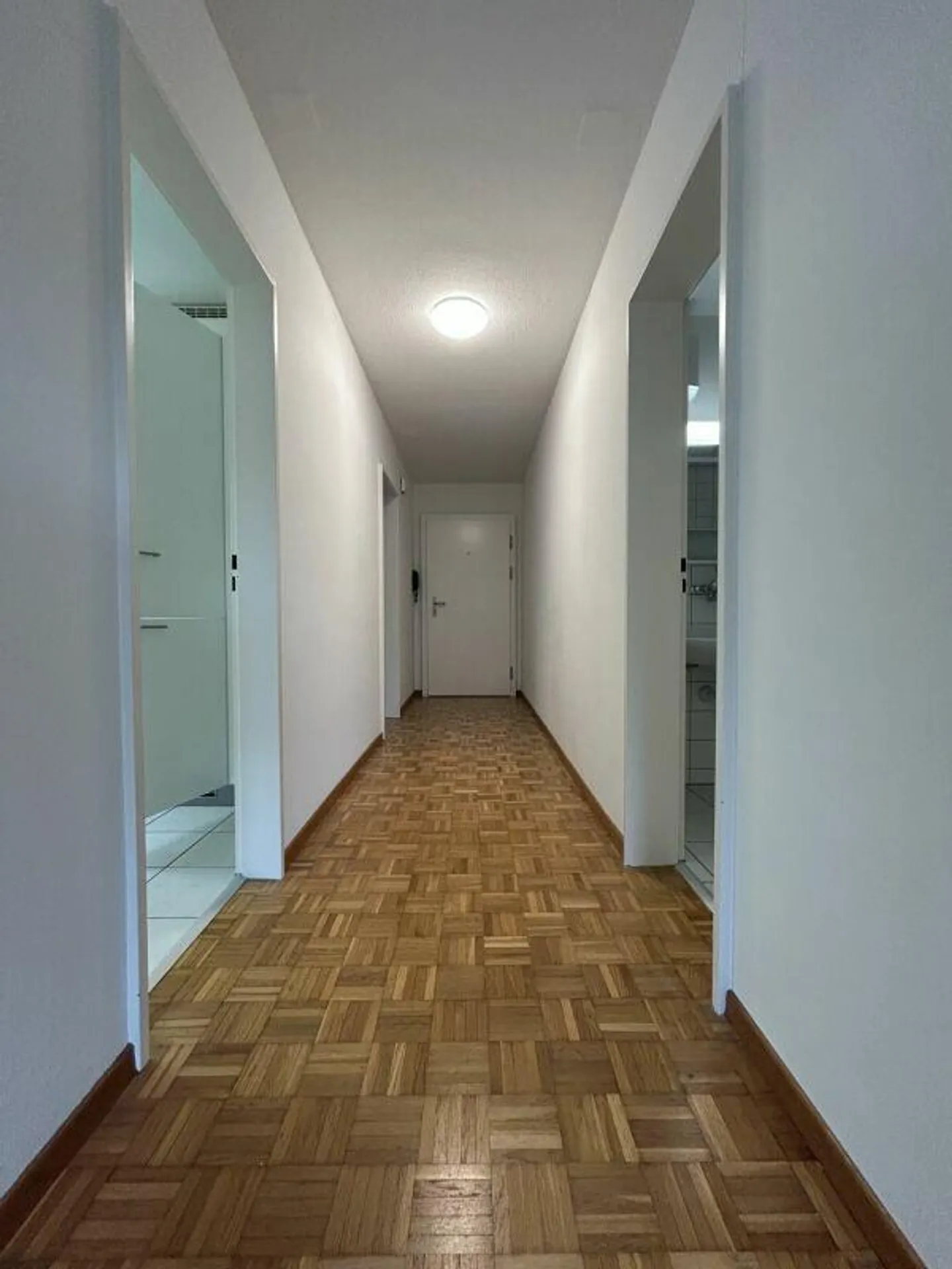 Ueken / 3.5 Zimmer Wohnung 1. OG rechts - Foto 3 von 11