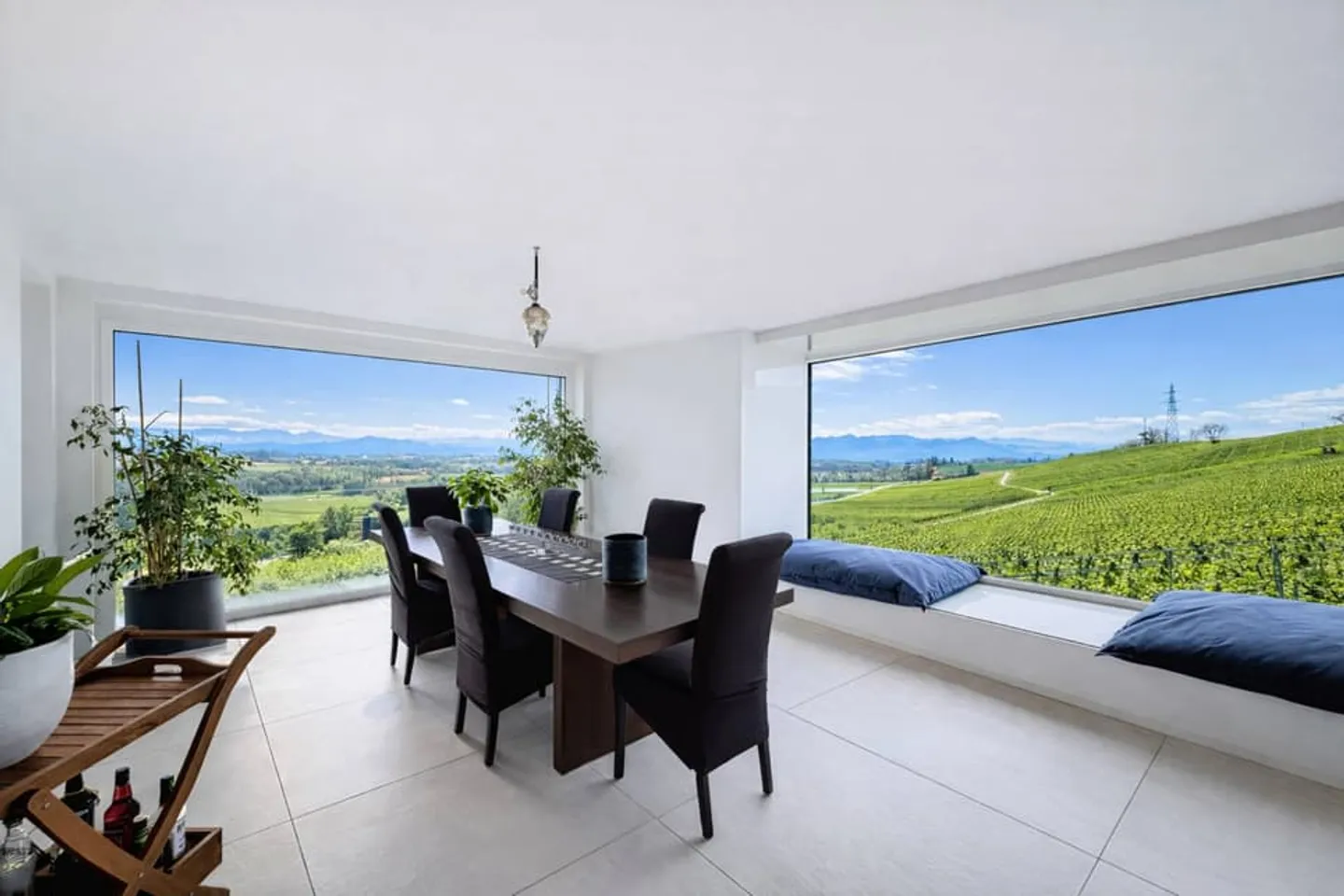 Architect-designed villa in the heart of the vineyards - Photo 5 of 13