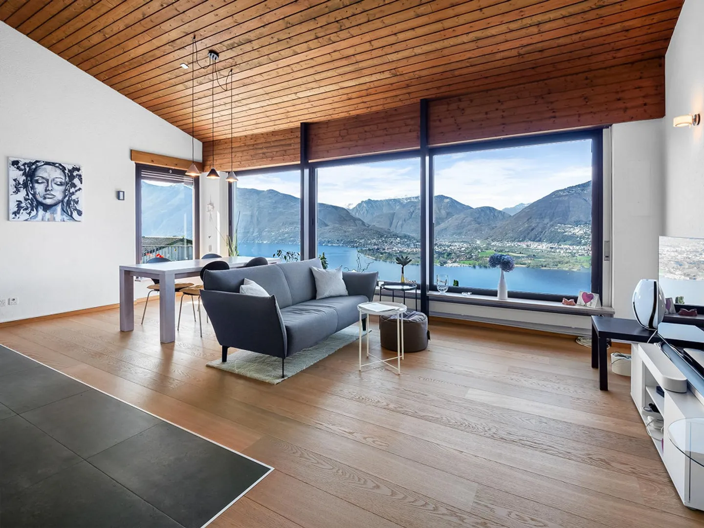 Sogno residenziale esclusivo su terreno edificabile di 2.637 m2 con vista a 180° - Foto 2 di 23