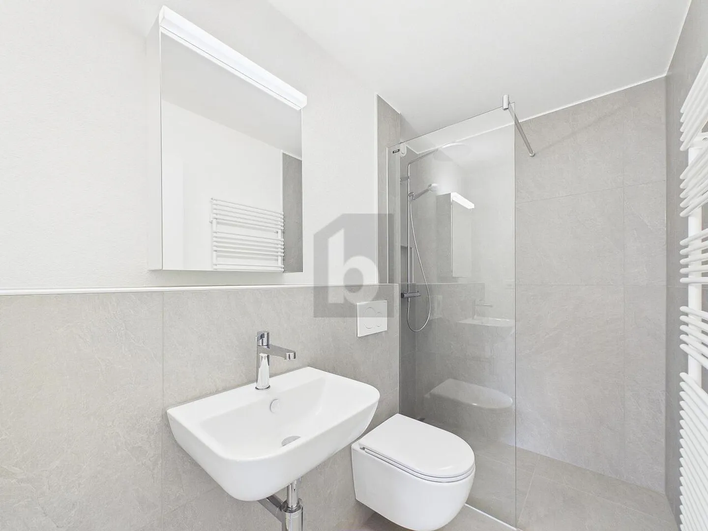 COMPLETAMENTE RISTRUTTURATO CON CUCINA APERTA - Foto 3 di 6