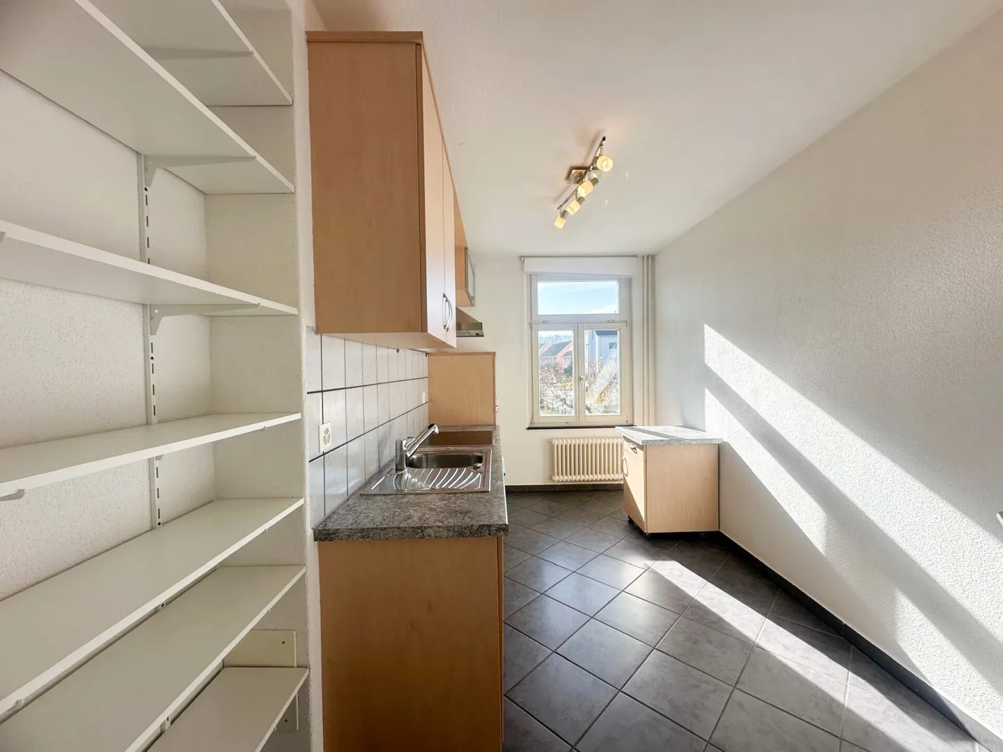 Appartamento ristrutturato con charme cerca nuovi inquilini! - Foto 2 di 8