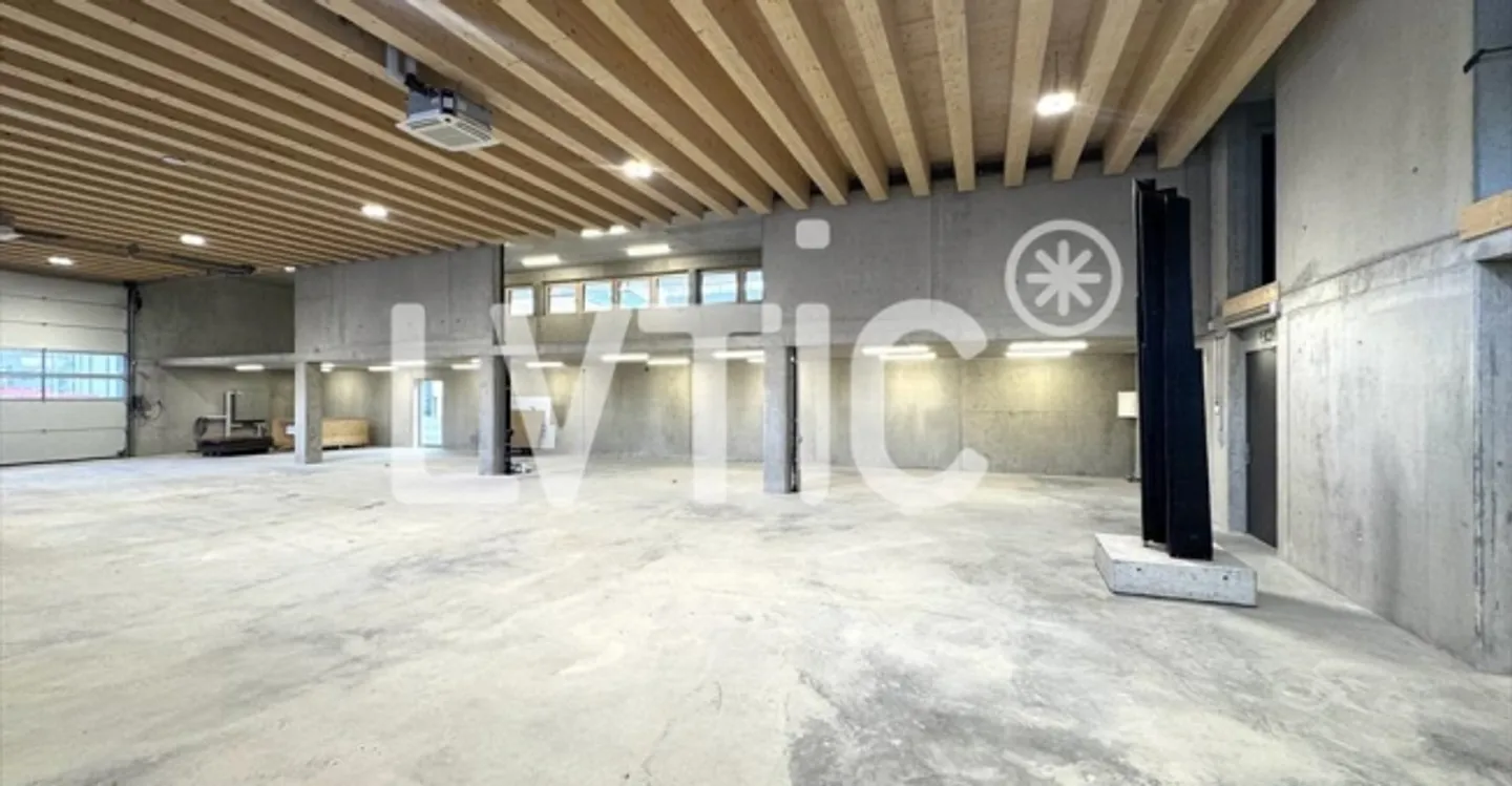 «Dépôt» - Photo 6 sur 13