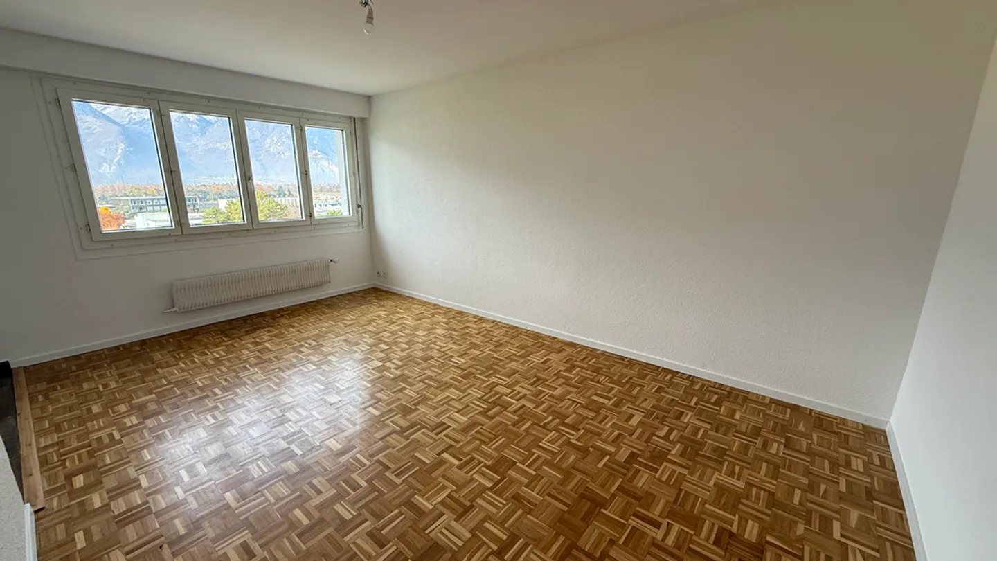 Renovated 2-room apartment for rent on the first floor (127) - Photo 5 of 7