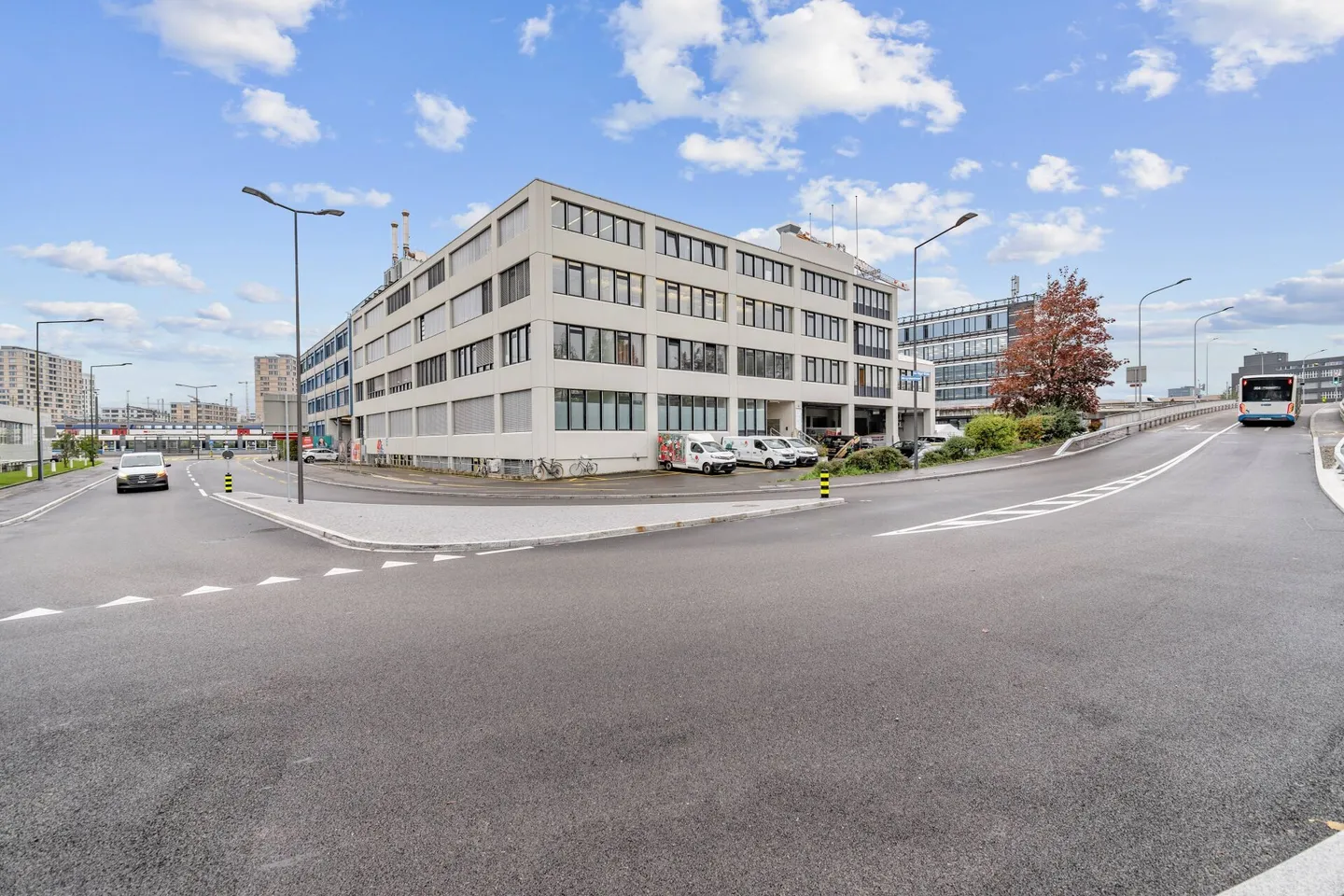 Espace commercial central à Zurich-Altstetten - Photo 1 sur 9