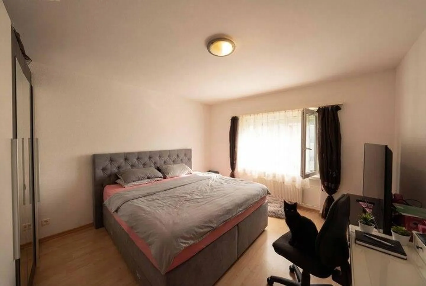 MAISON MULTIFAMILIALE RENTABLE (BR 4.58 %) AVEC 16 UNITÉS À GRENCHEN - Photo 5 sur 8