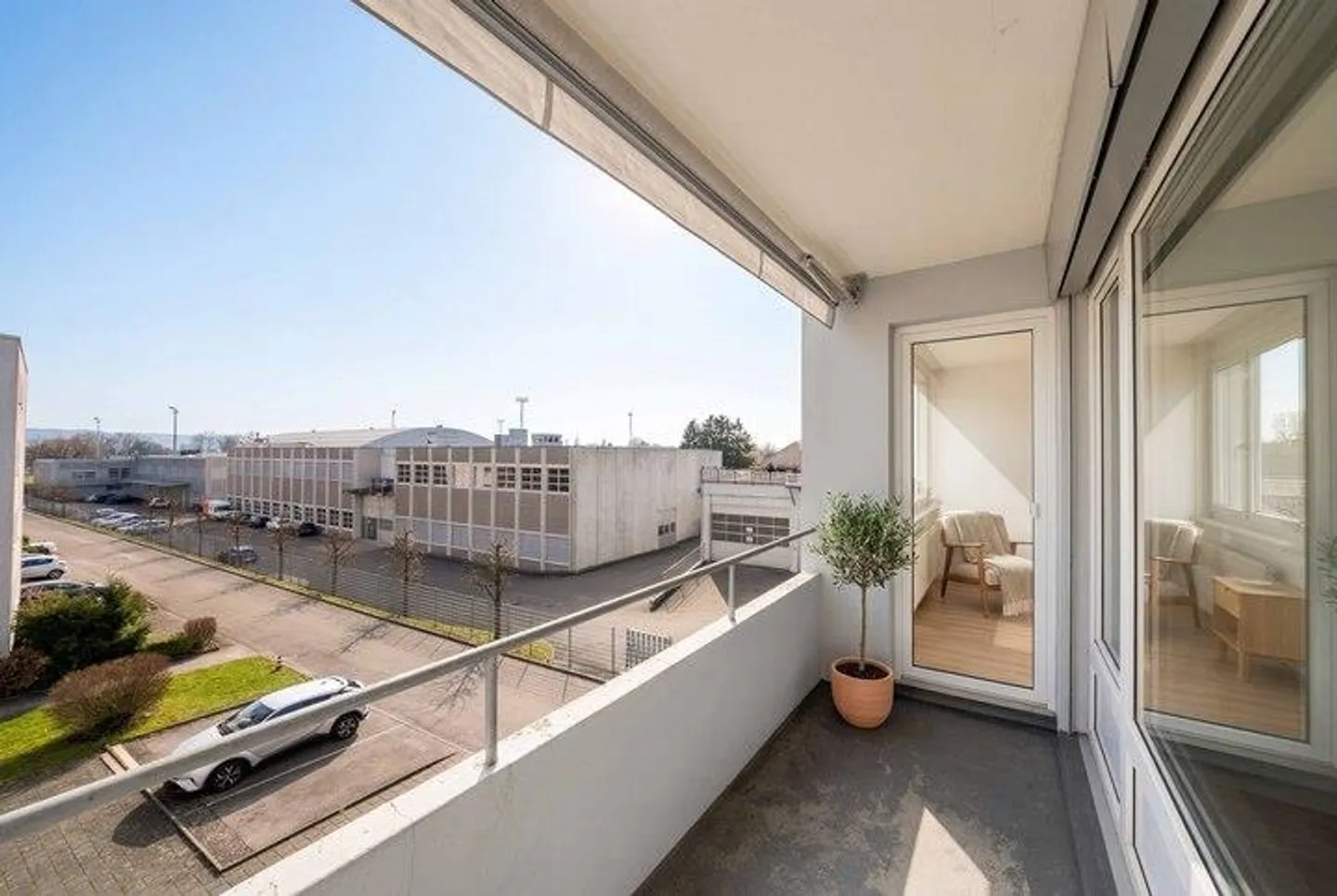MAISON MULTIFAMILIALE RENTABLE (BR 4.58 %) AVEC 16 UNITÉS À GRENCHEN - Photo 7 sur 8