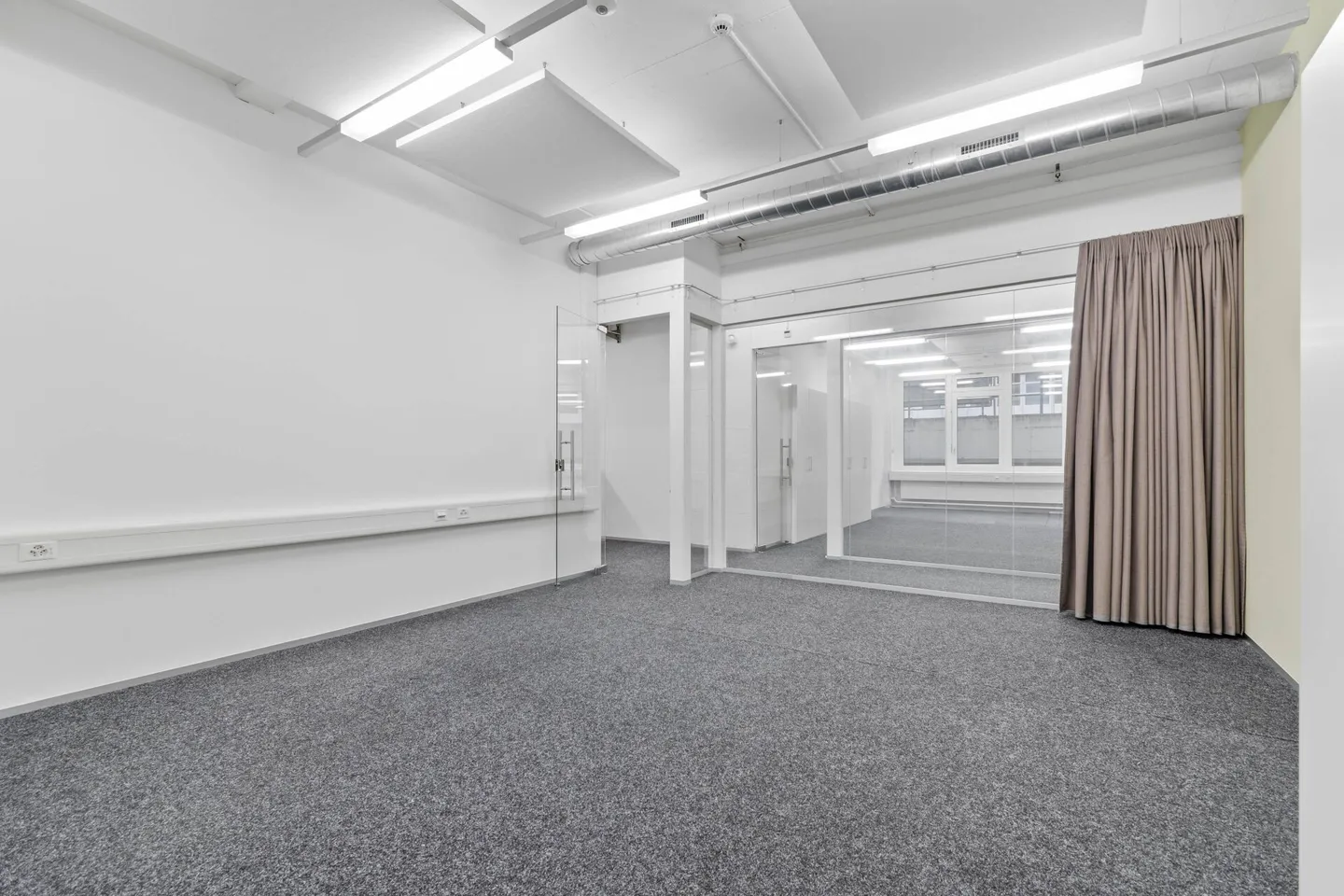 Espace commercial central à Zurich-Altstetten - Photo 7 sur 9