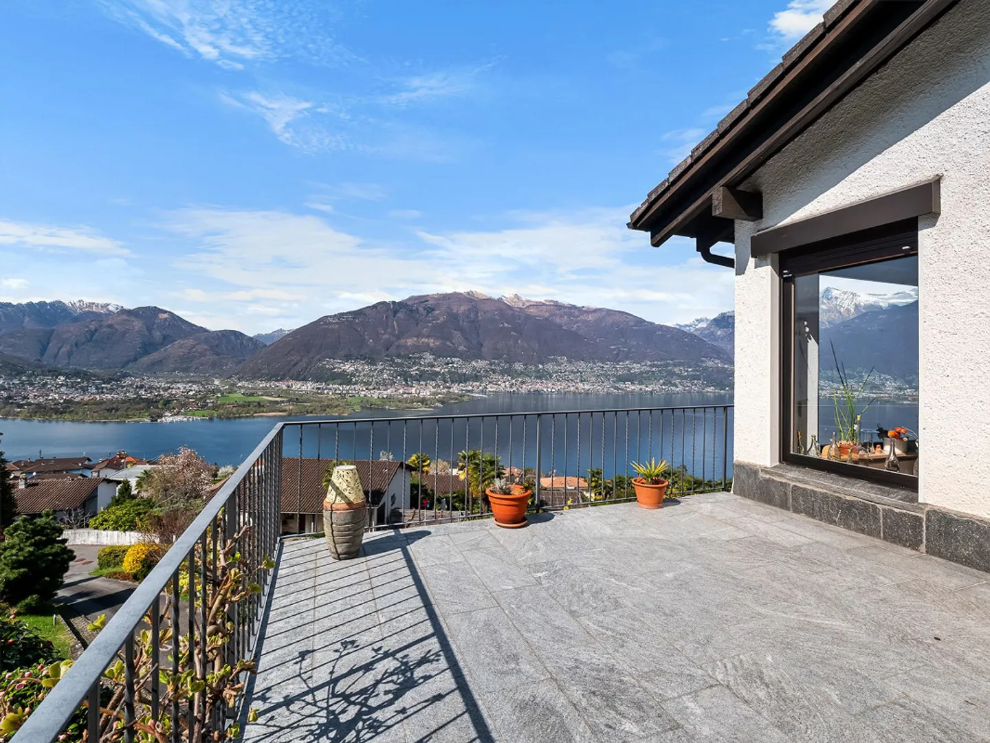 Sogno residenziale esclusivo su terreno edificabile di 2.637 m2 con vista a 180° - Foto 7 di 23