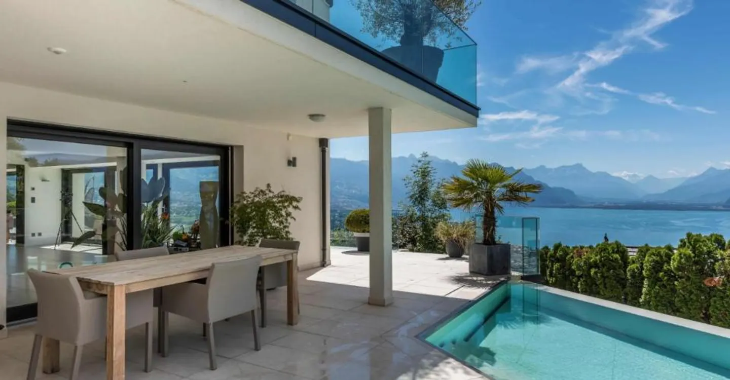 Villa lumineuse avec piscine - Photo 4 sur 13