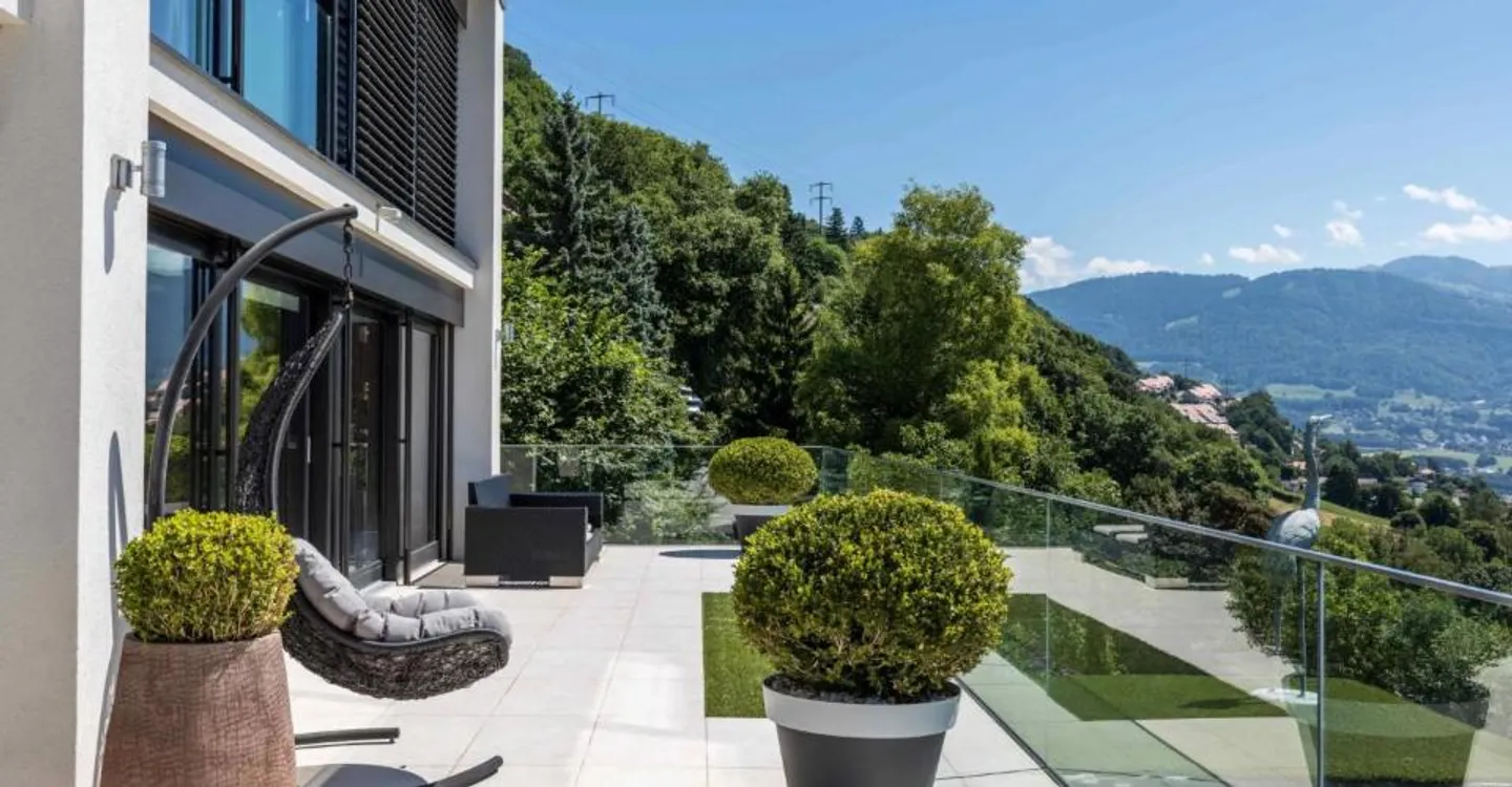 Villa lumineuse avec piscine - Photo 8 sur 13