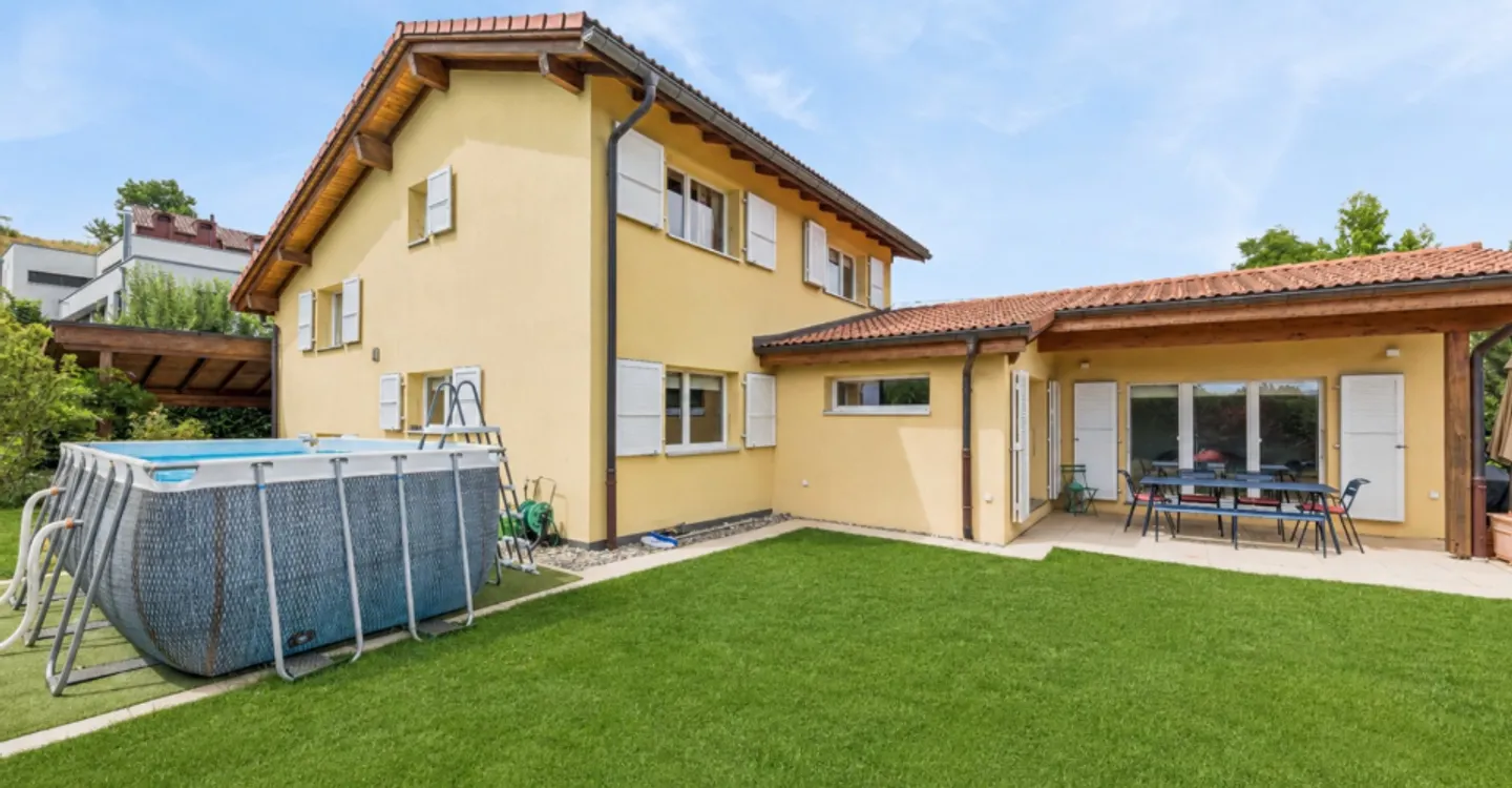 Freistehende Villa mit freiem Blick - Foto 1 von 10