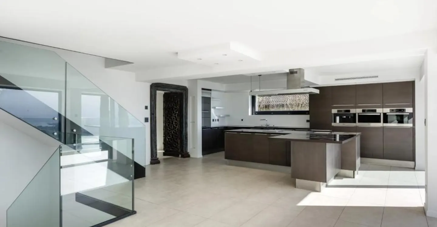 Villa lumineuse avec piscine - Photo 9 sur 13