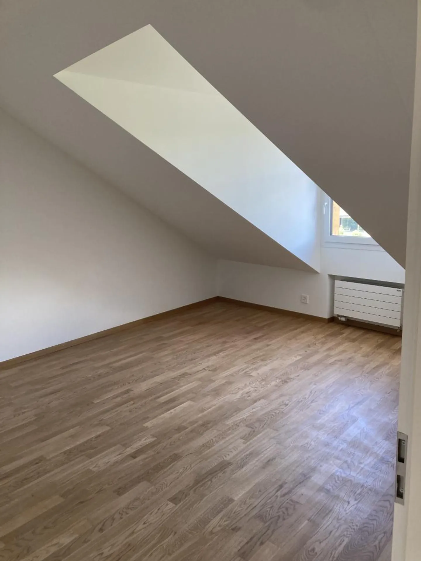 Nuovo appartamento di 3 stanze in mansarda - Foto 3 di 4