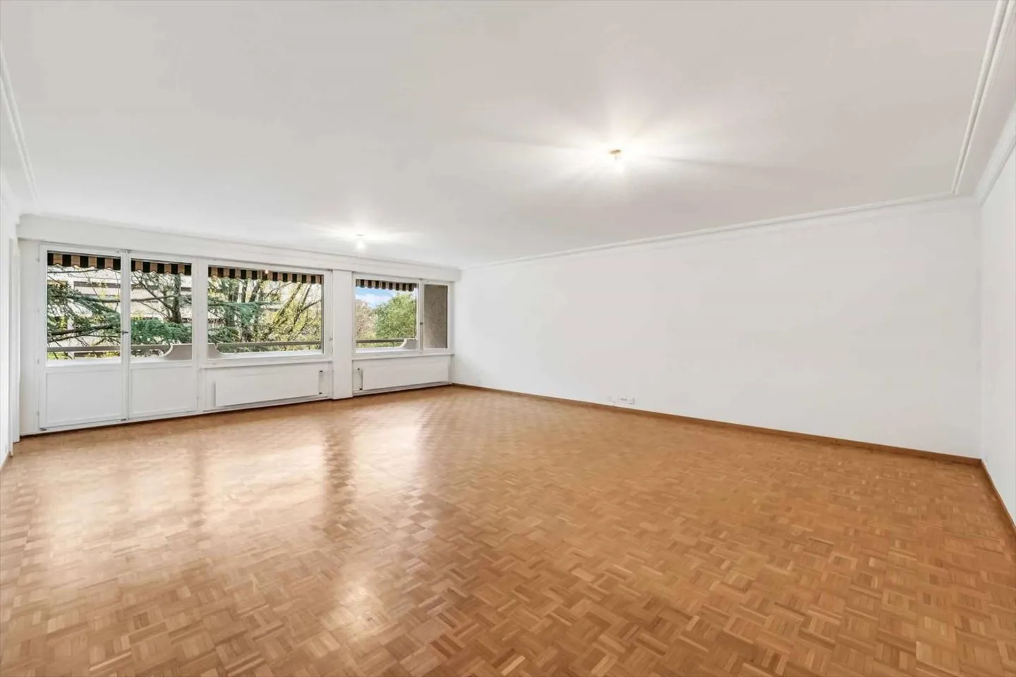 Apartment for rent - Photo 4 of 11