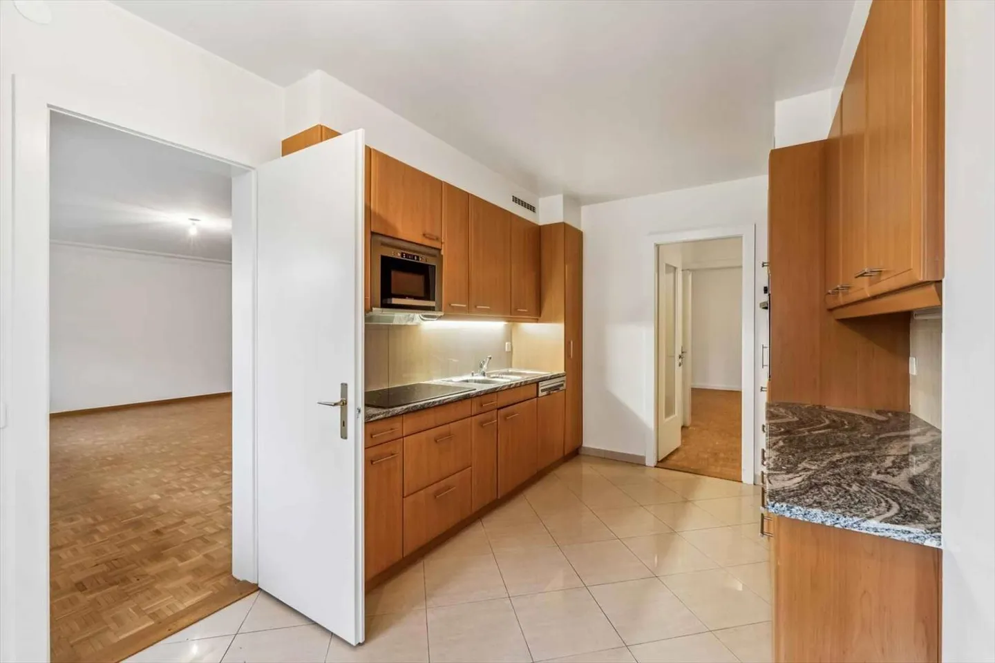 Apartment for rent - Photo 6 of 11