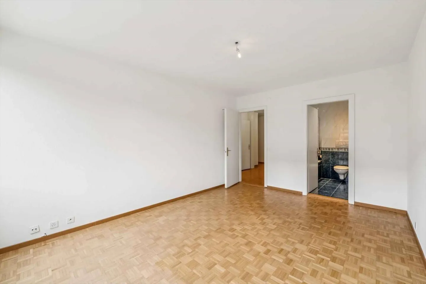 Apartment for rent - Photo 9 of 11