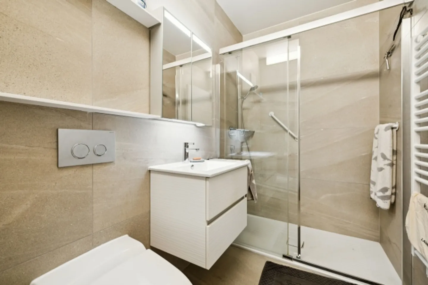 Modern 3.5-Room Garden Apartment in Corseaux - Photo 11 of 13