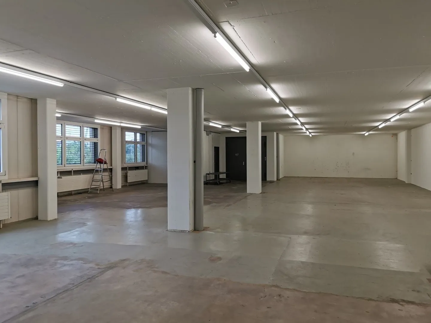 Büro-/Lagerfläche mit viel Licht und direktem Zugang zum Warenlift - Foto 8 von 10