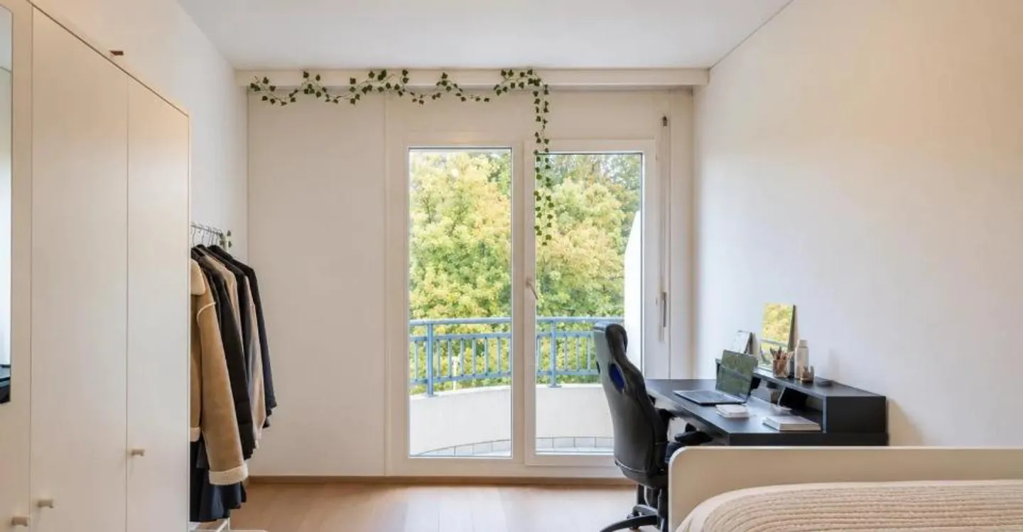 Elegant 4-Room Apartment with Balcony - Photo 6 of 7