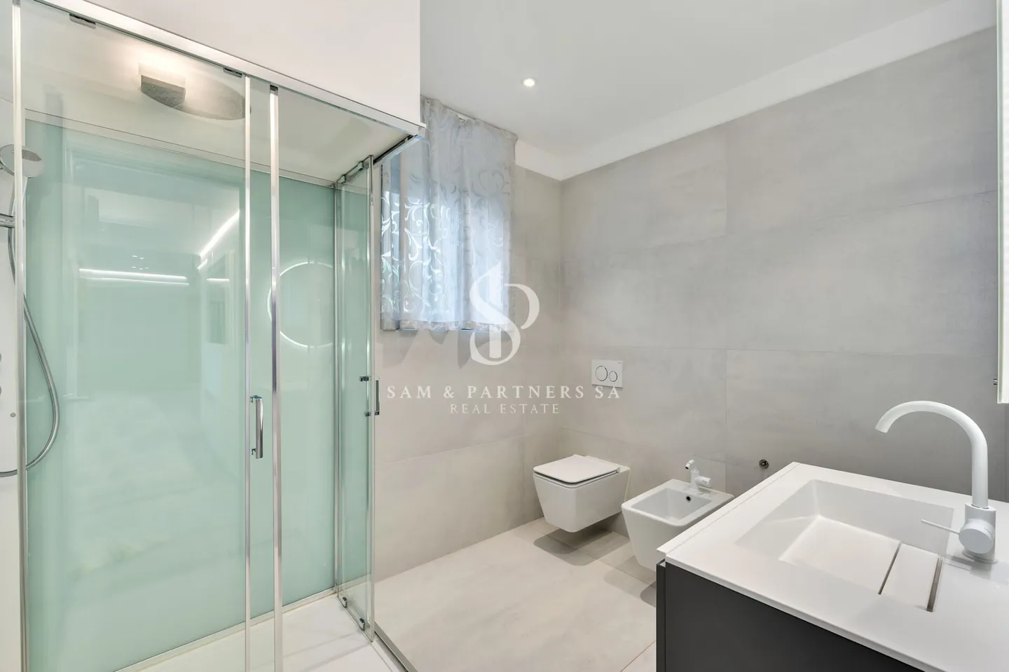 Appartamento di lusso sul lago - Foto 13 di 16