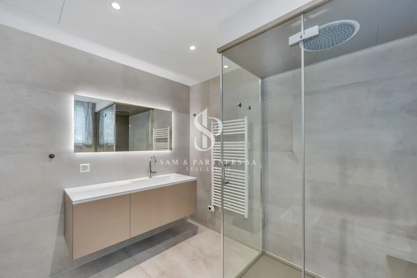 Appartamento di lusso sul lago - Foto 15 di 16