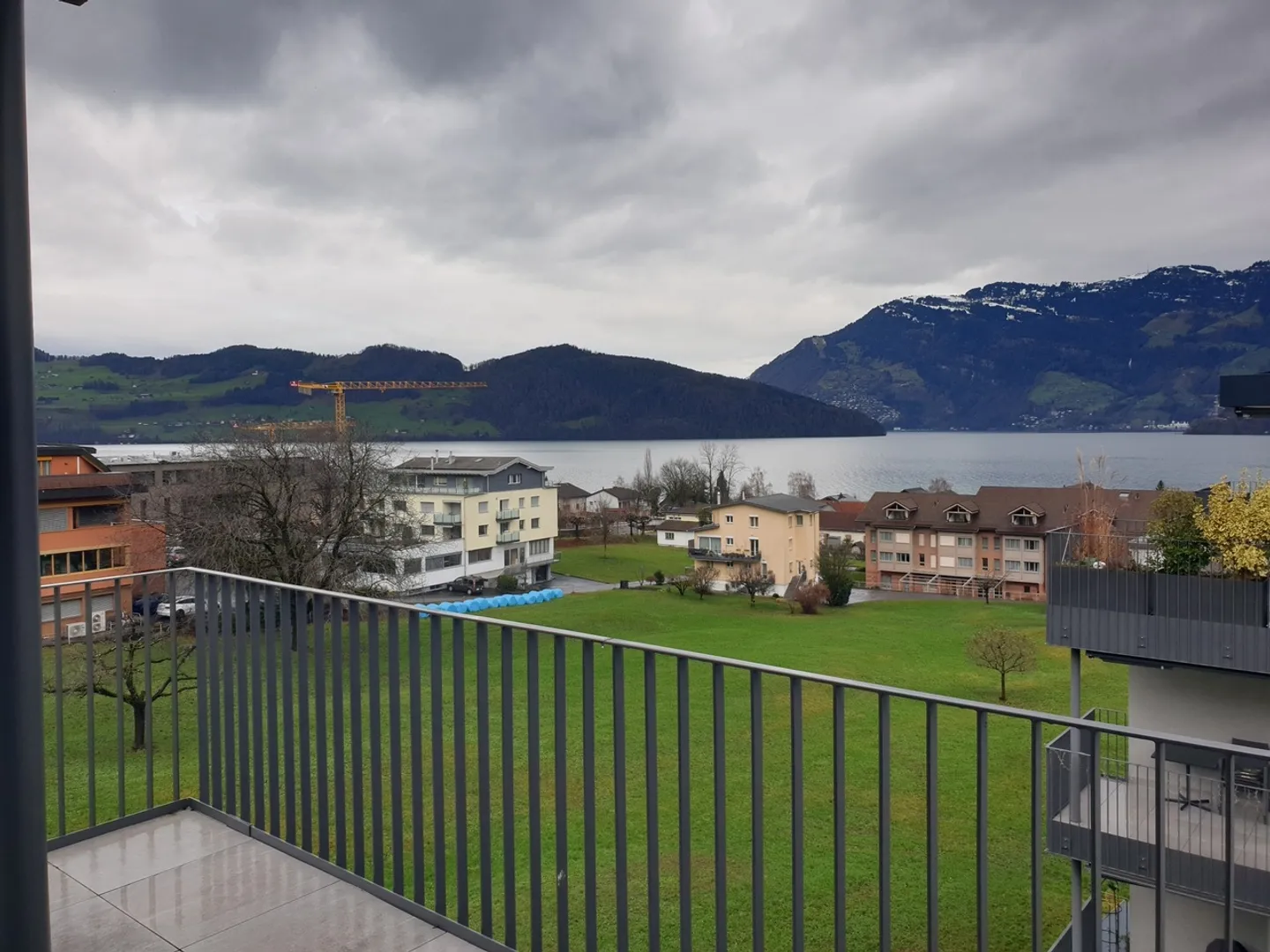 Vivere con vista - Appartamento attico di 4,5 stanze in standard di proprietà - Foto 3 di 10