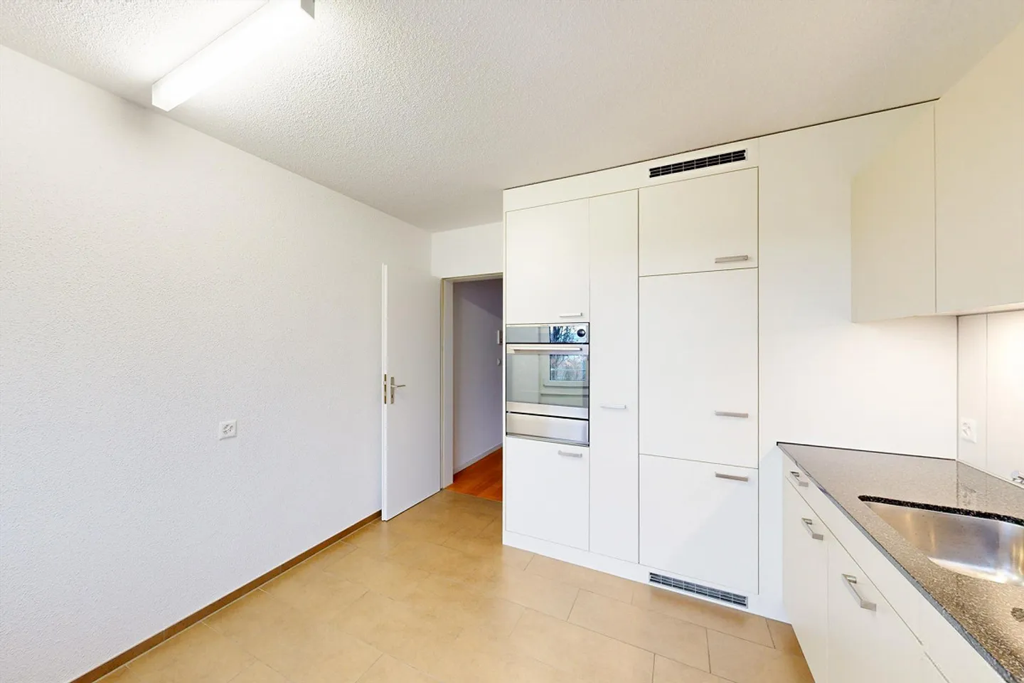 Modern 4.5 Room Apartment - Photo 4 of 13