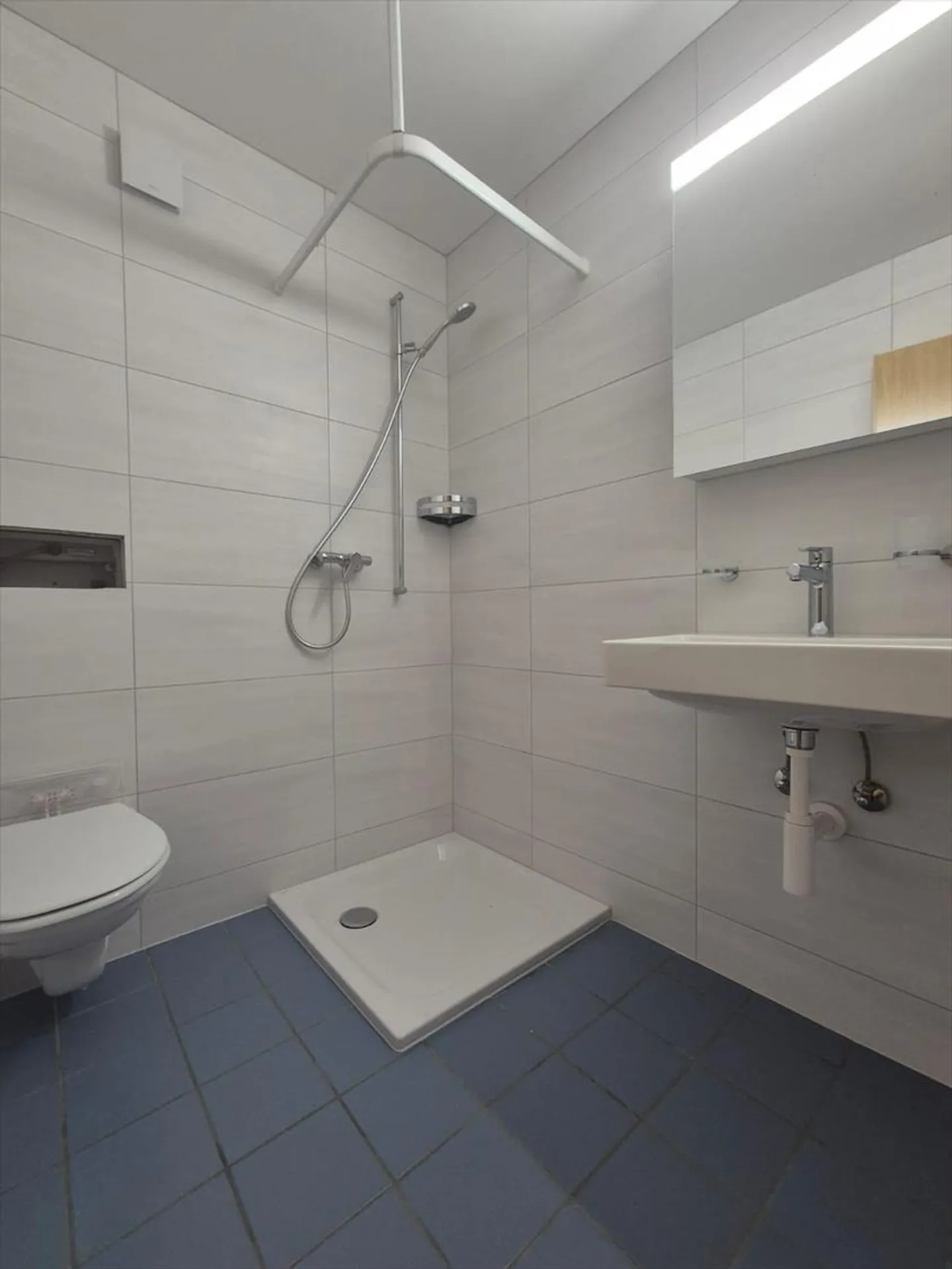 Vollständig renovierte 2-Zimmer-Wohnung im Untergeschoss - Foto 5 von 5