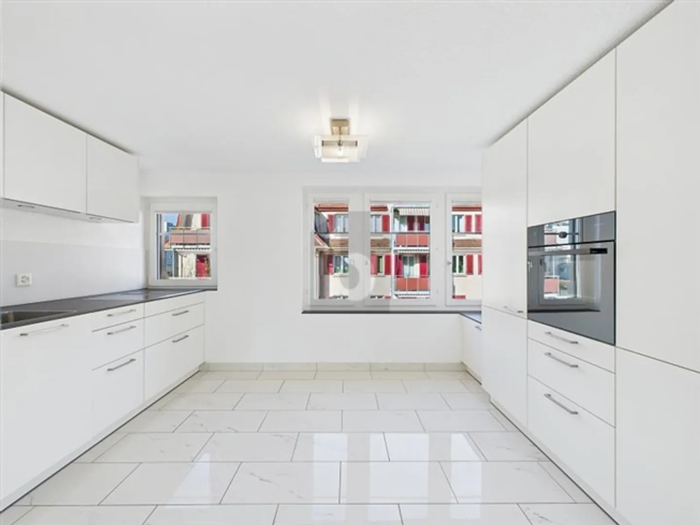 Charming, with its own air conditioning - Photo 3 of 6