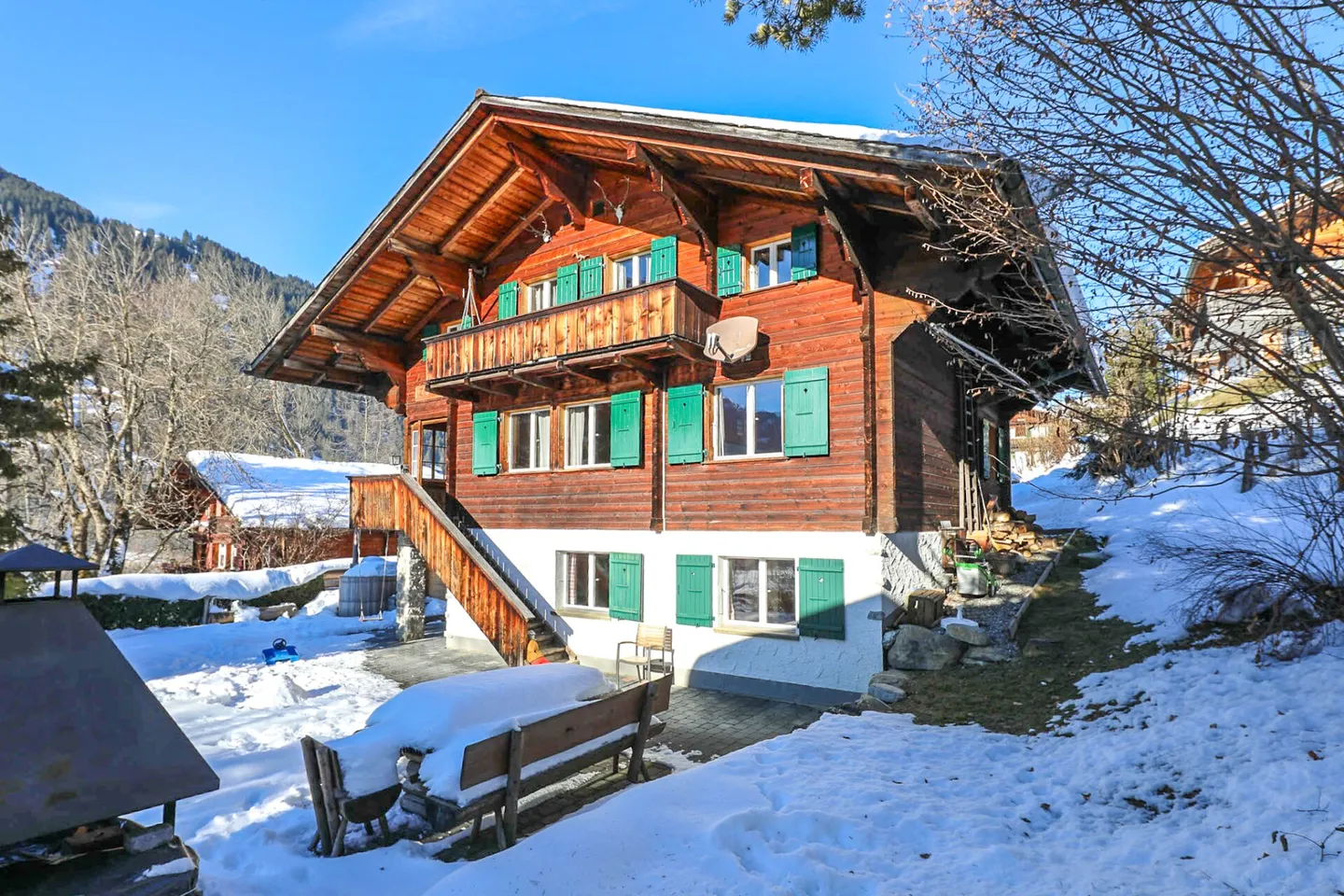 Gemütliches Wohnhaus mit zwei Wohneinheiten, grosszügigem Umschwung und schönem Ausblick - Foto 1 di 8